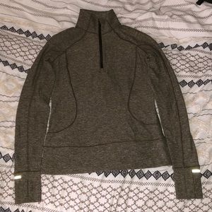 Size 4 Lululemon rush-hour half zip